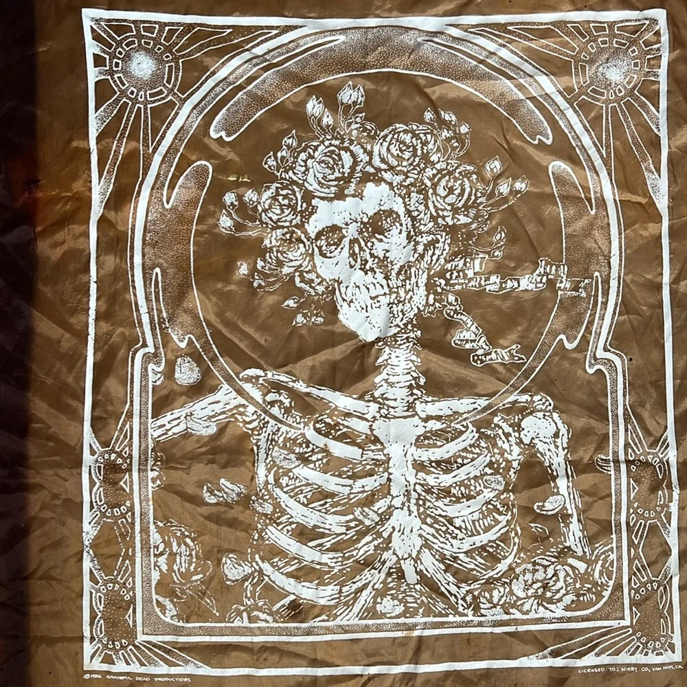 1986 Grateful Dead Skeleton Banner/Tapestry/Flag | Golden-Brown + White | 30x43